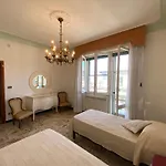 Ampio Vista Mare Per 6 Persone Apartmán