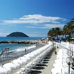 Ampio Vista Mare Per 6 Persone Apartmán Albenga