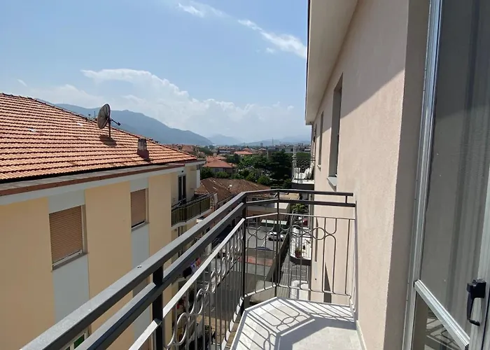 Ampio Vista Mare Per 6 Persone 阿尔本加